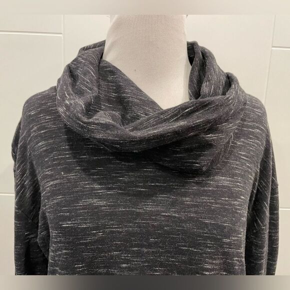 Black sweater with white speckles and cowl neck size large - Picture 4 of 5